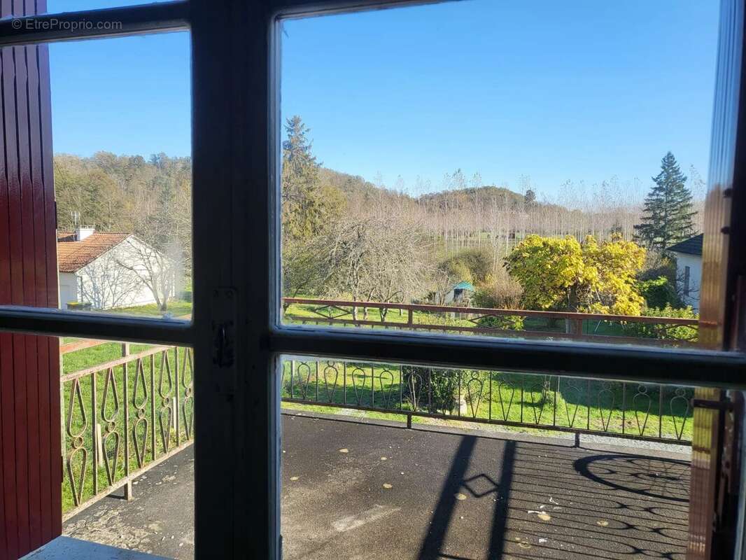 Grande maison avec dépendances - photo 15