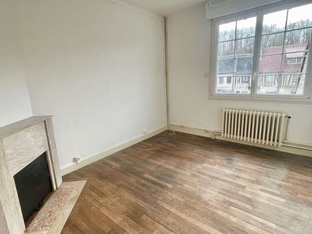 Maison à LA FERRIERE-SUR-RISLE