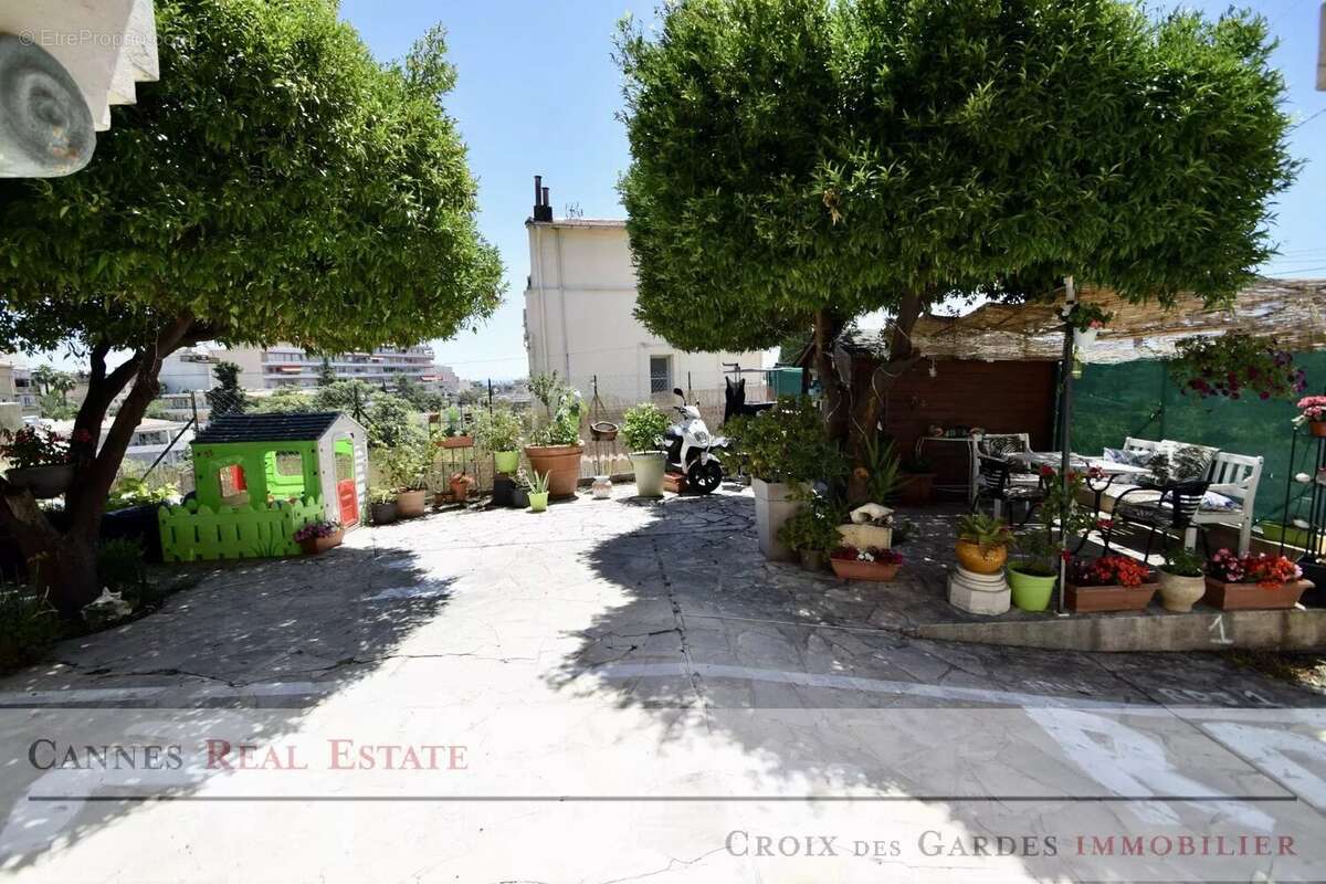 Appartement à LE CANNET