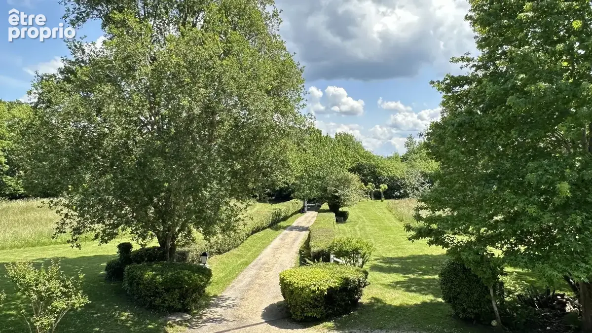 Propriete d' exception sur 3 hectares de 450 m2 habitables - photo 29