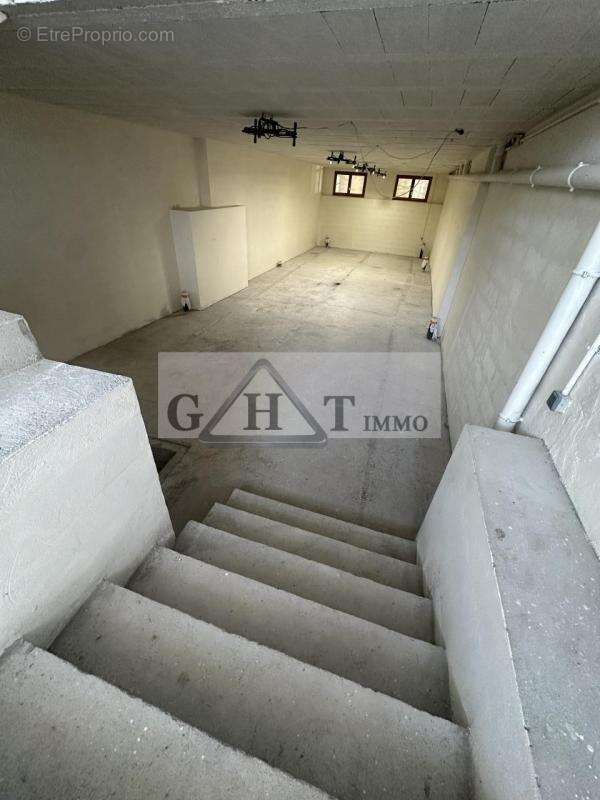 Commerce à IVRY-SUR-SEINE