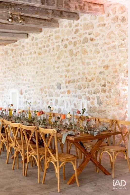 Photo 2 - Commerce à TOURRETTES