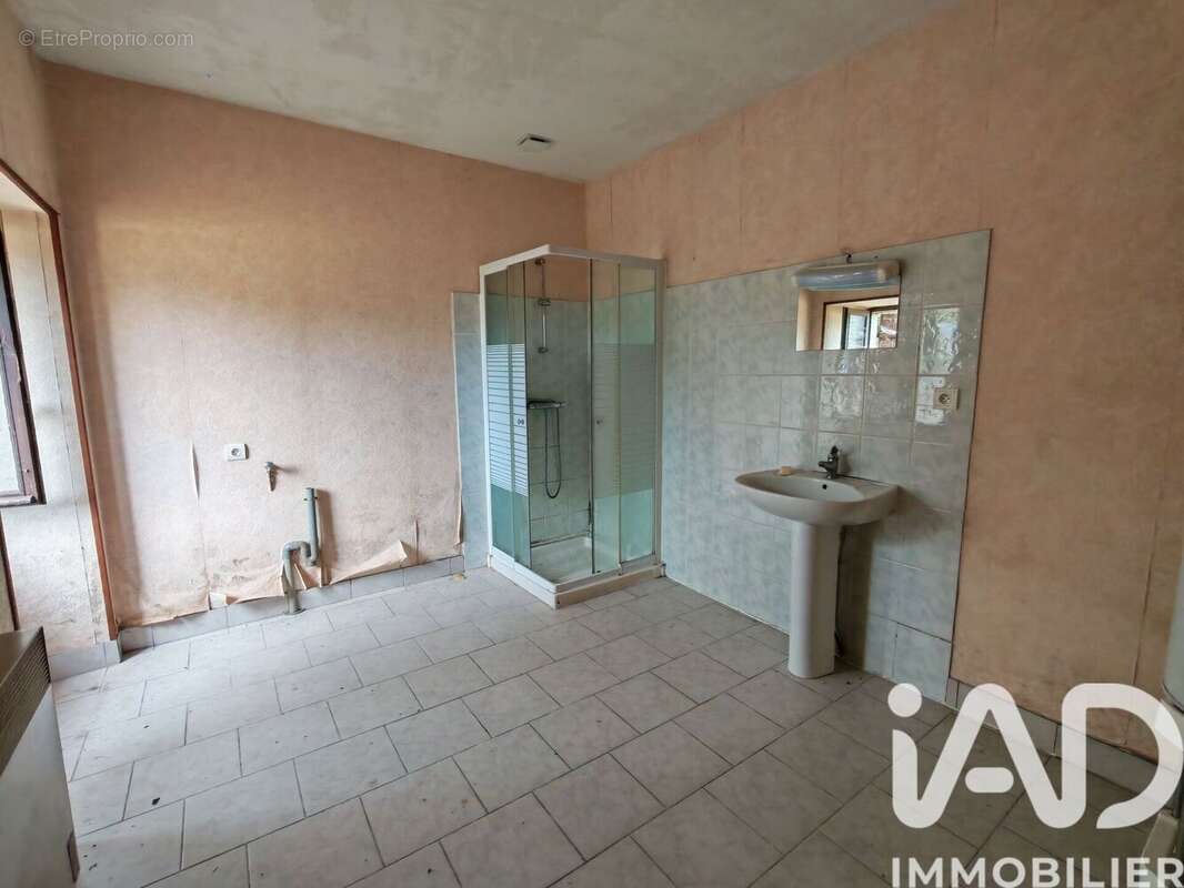 Maison 160 m² à Champniers-Et-Reilhac  - photo 7