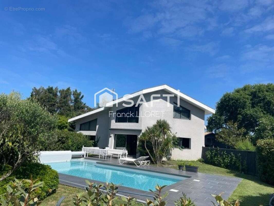 Photo 2 - Maison à VENDAYS-MONTALIVET