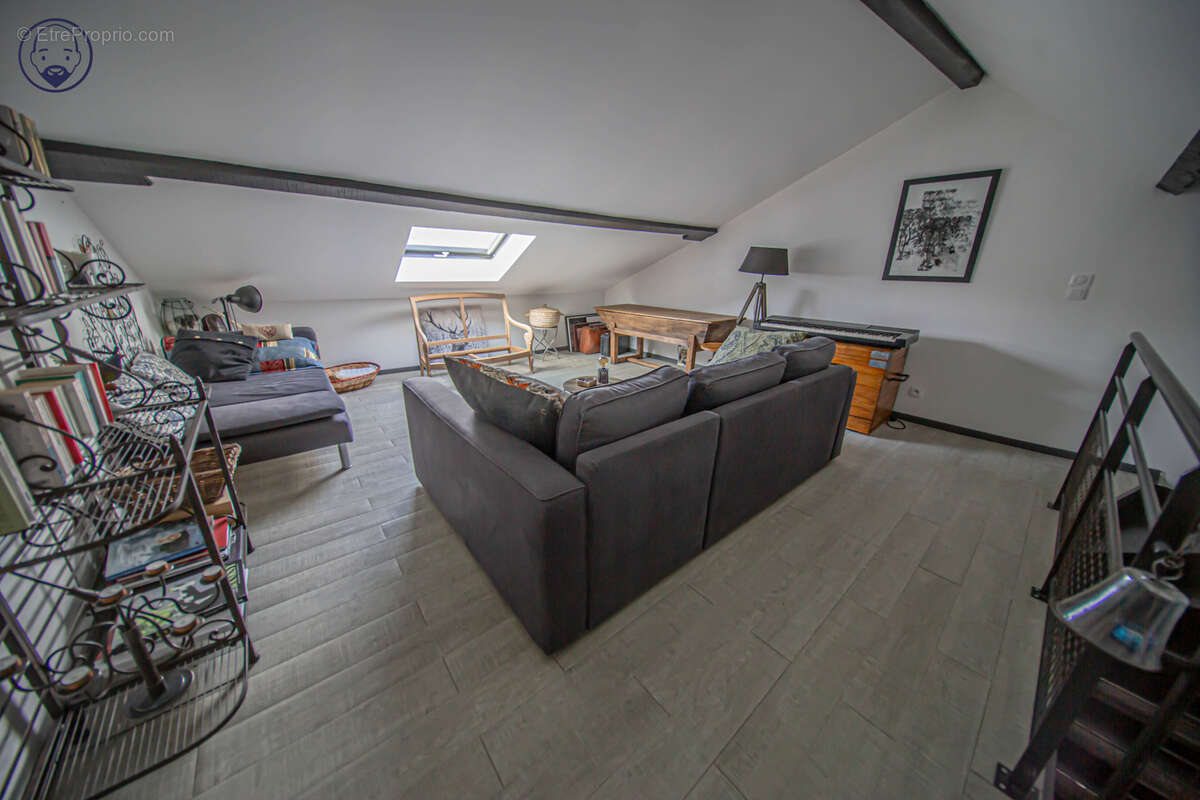 Maison à THIAUCOURT-REGNIEVILLE