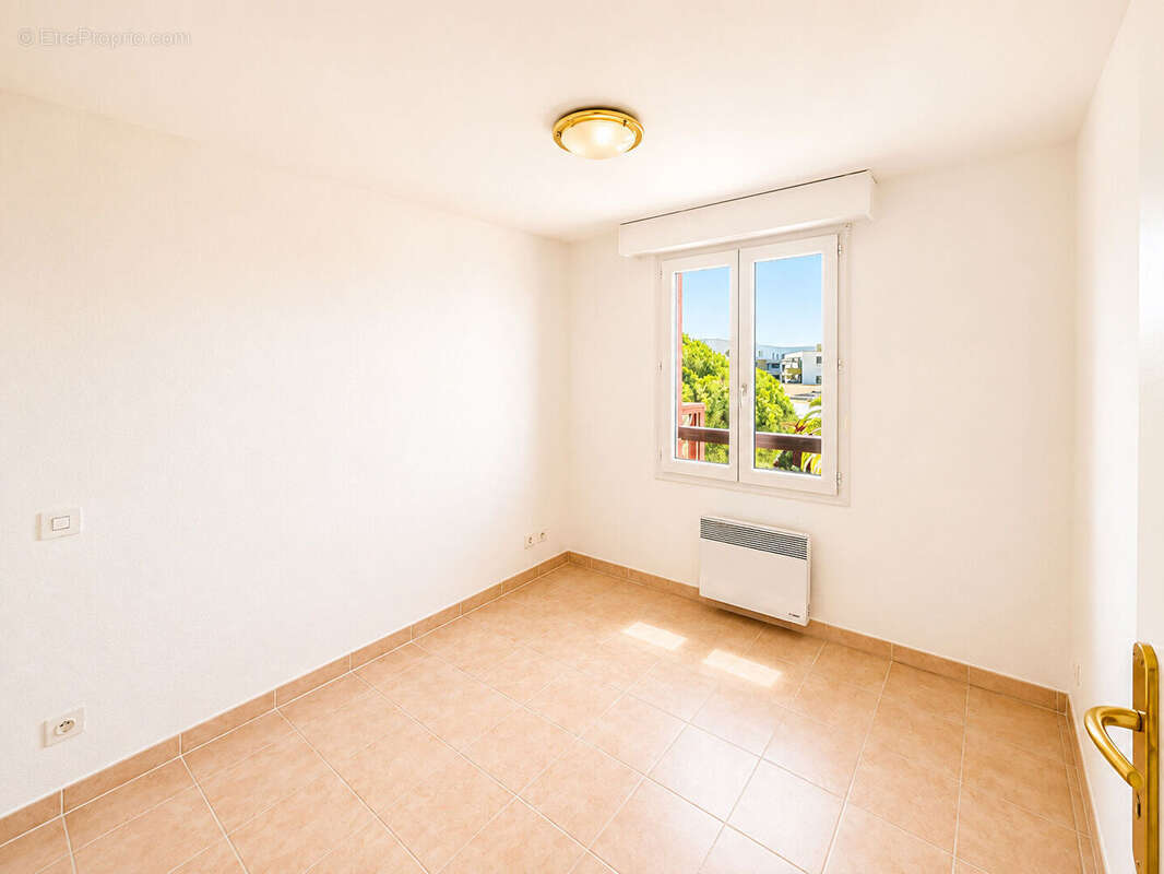 PORT FRÉJUS Duplex avec terrasse, garage et vue dégagée - photo 8
