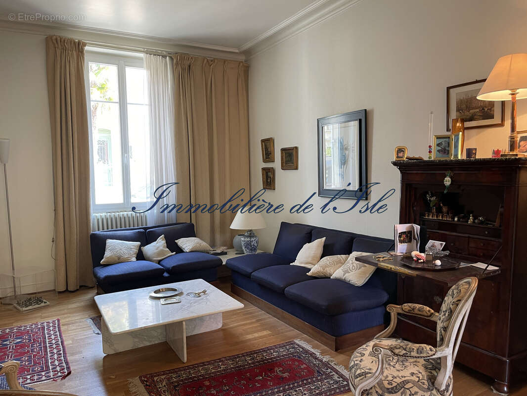 Maison bourgeoise de caractere avec jardin en centre-ville - photo 3