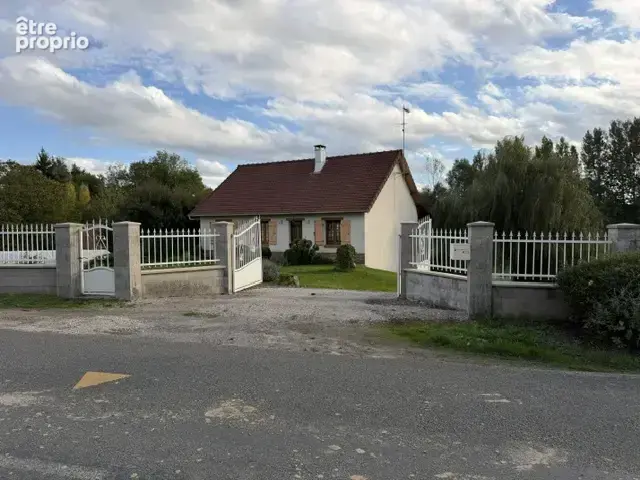 Maison à MAINTENAY