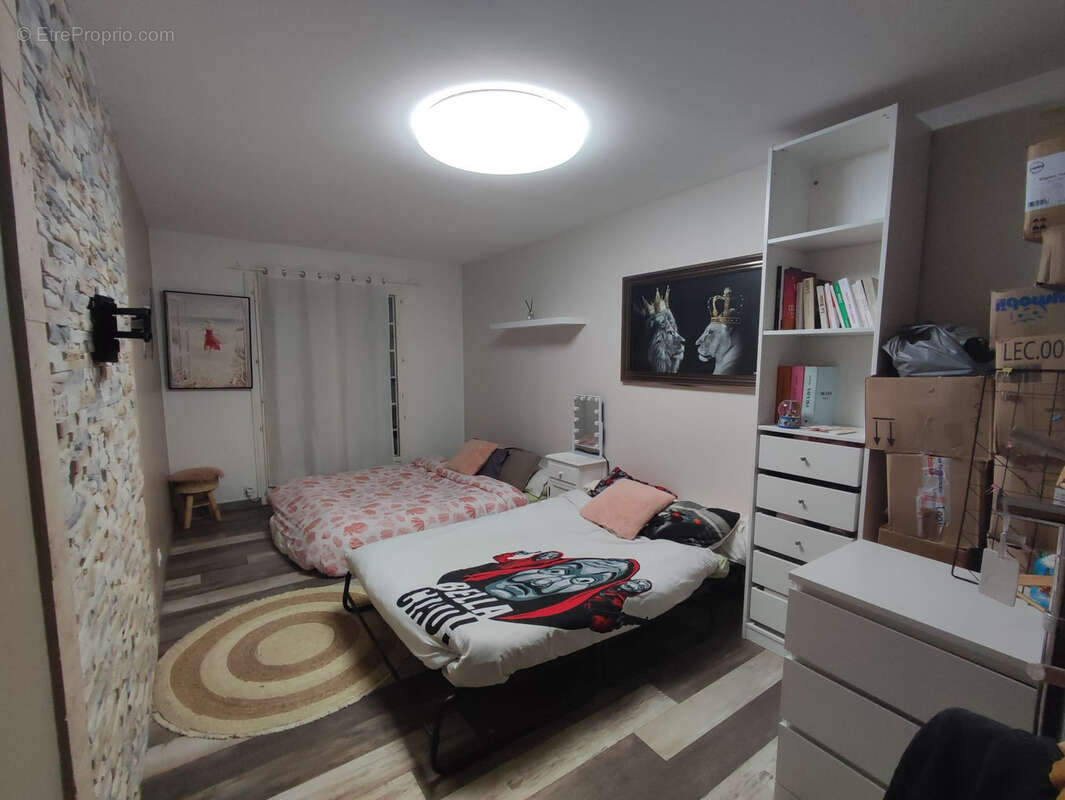 Maison à CHEVILLON-SUR-HUILLARD