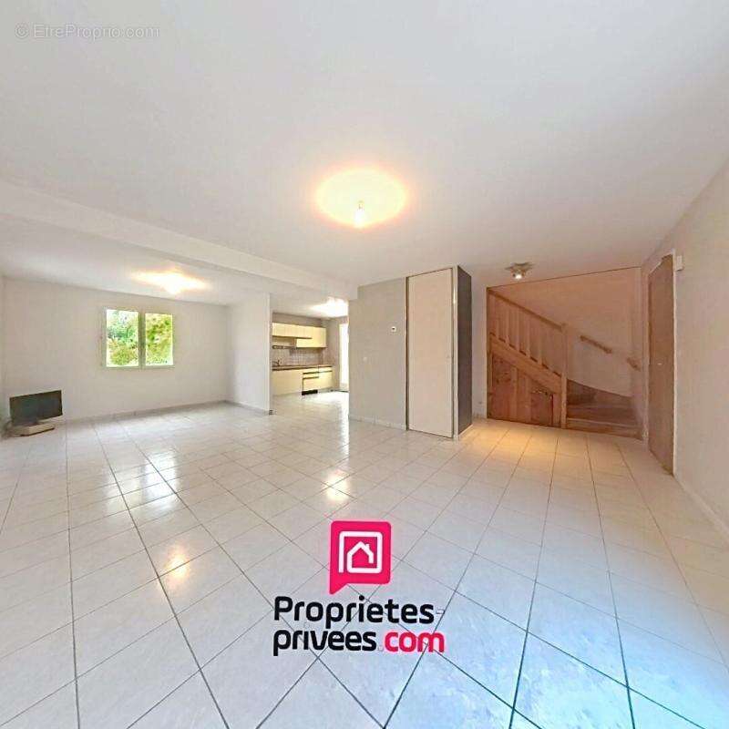 Maison Saint-Etienne 4 pièces 92 m2 - photo 2