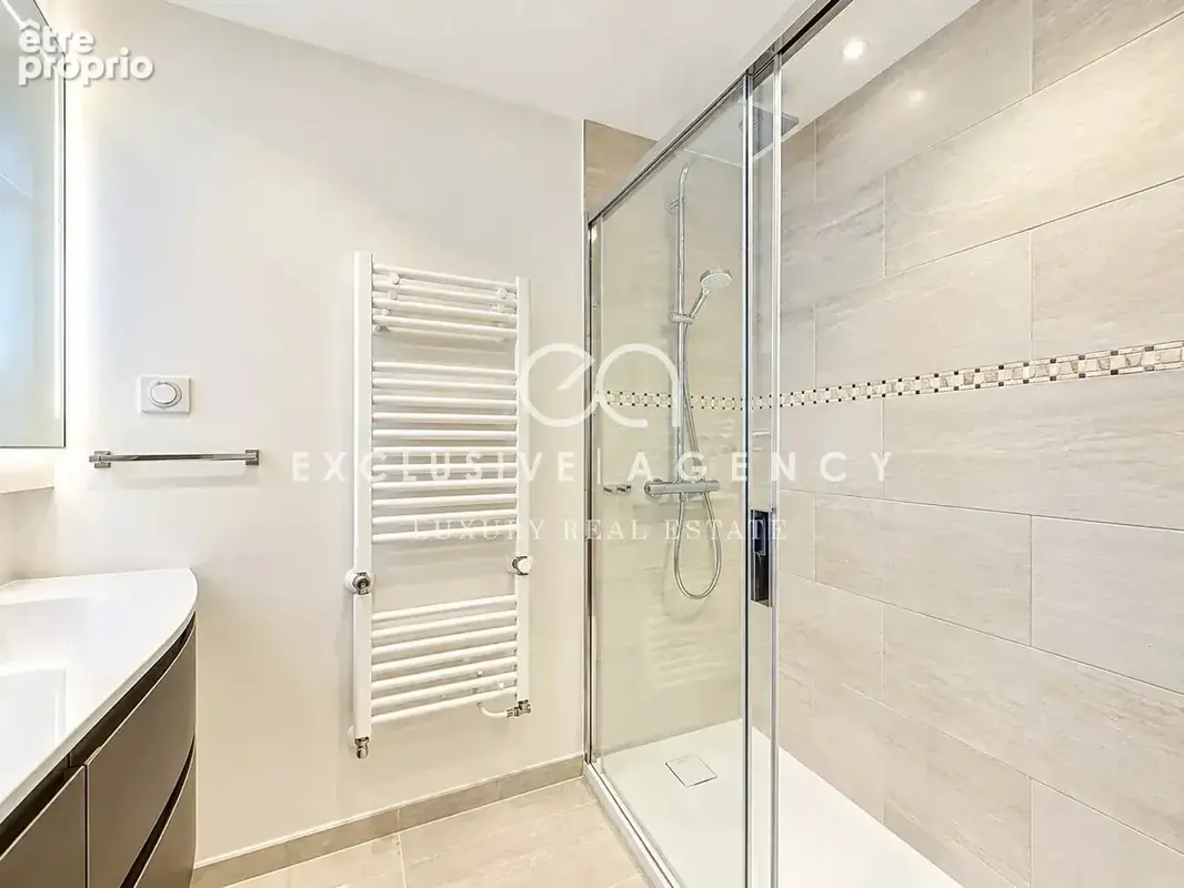 Mandelieu Marina - Appartement 5 pièces 101m² rénové - photo 9