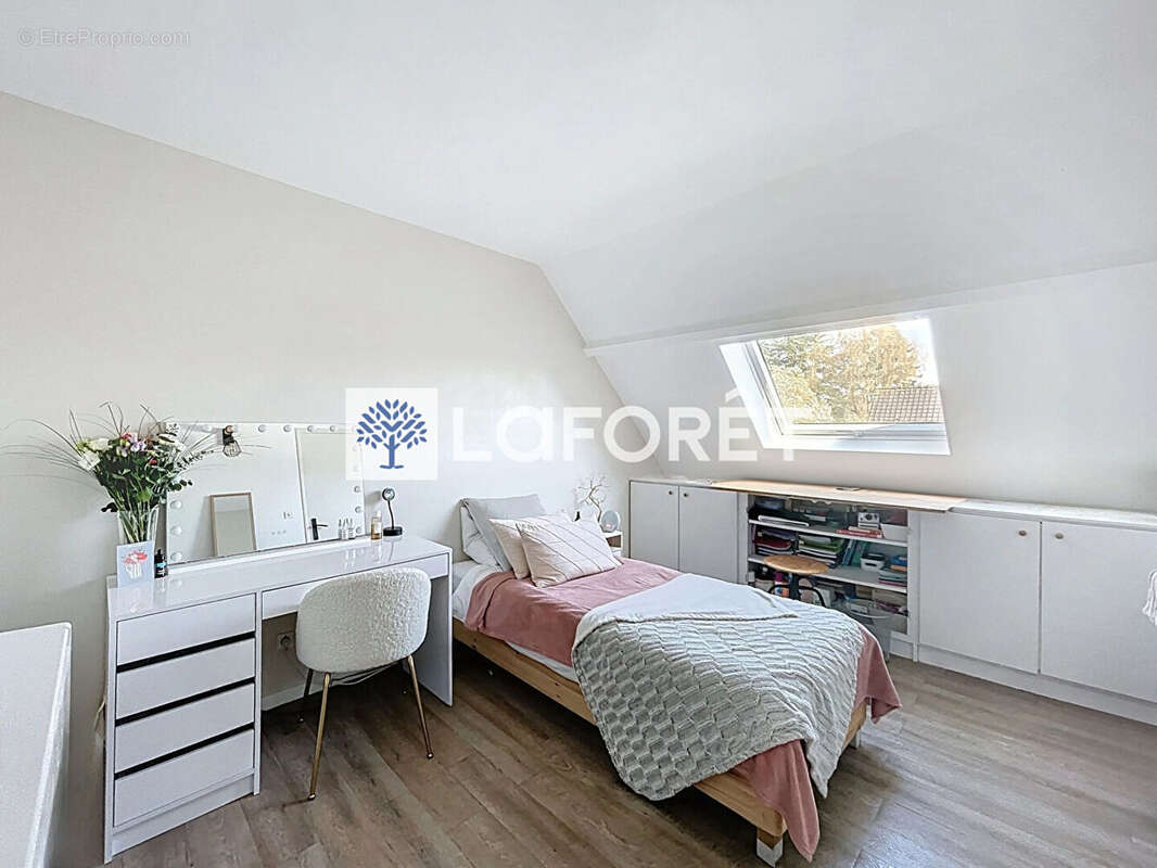 Maison à SAINT-NOM-LA-BRETECHE