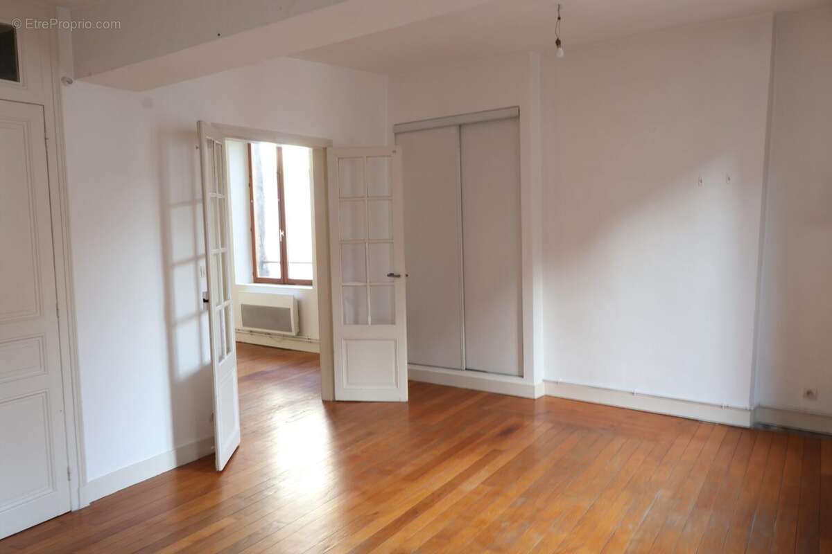 Appartement 75 m² à Sens  - photo 4