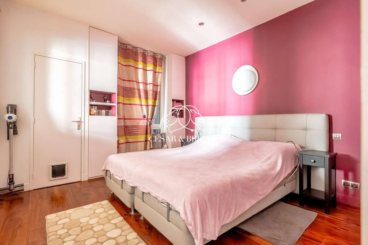 Appartement 94 m² à Paris-9e  - photo 6