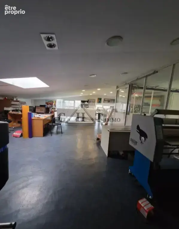 Entrepot-bureaux a vendre de197 m2 sur sartrouville ! - photo 2