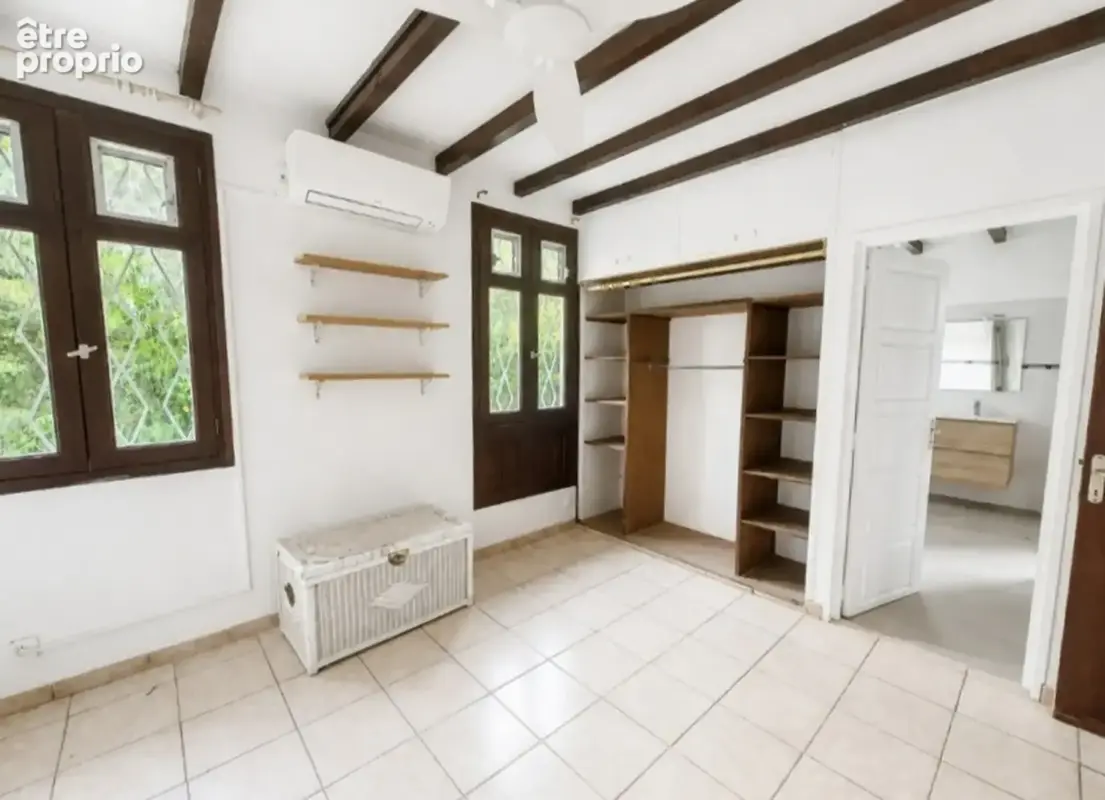 A vendre - Fort de France – Quartier Didier - Maison d'architecte – 7 Pièces – 4 Chambres + Petit T2 Indépendant - photo 38