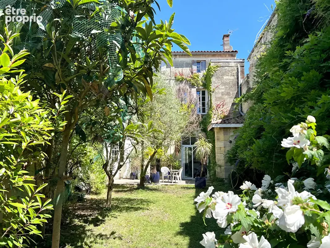 Élégante maison bourgeoise avec grand garage - photo 16