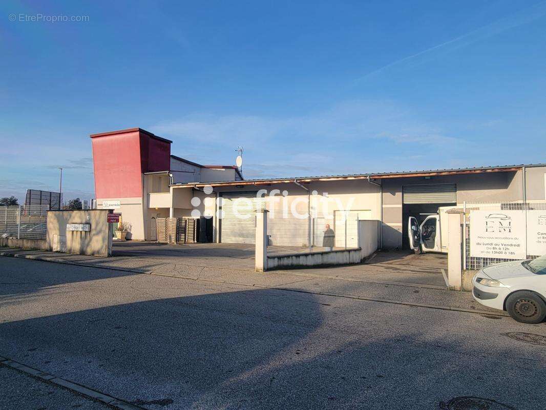 Commerce à MOURS-SAINT-EUSEBE