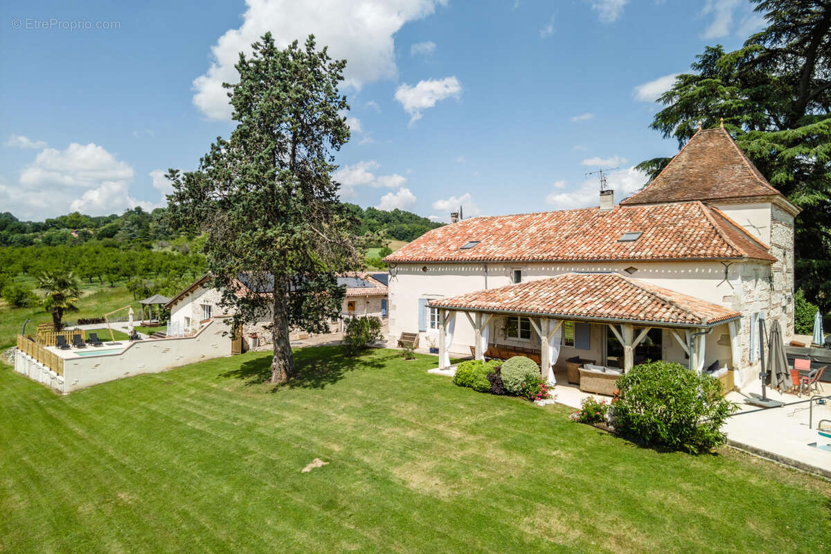 Maison de campagne avec annexes, 3 x piscines et vue - photo 41