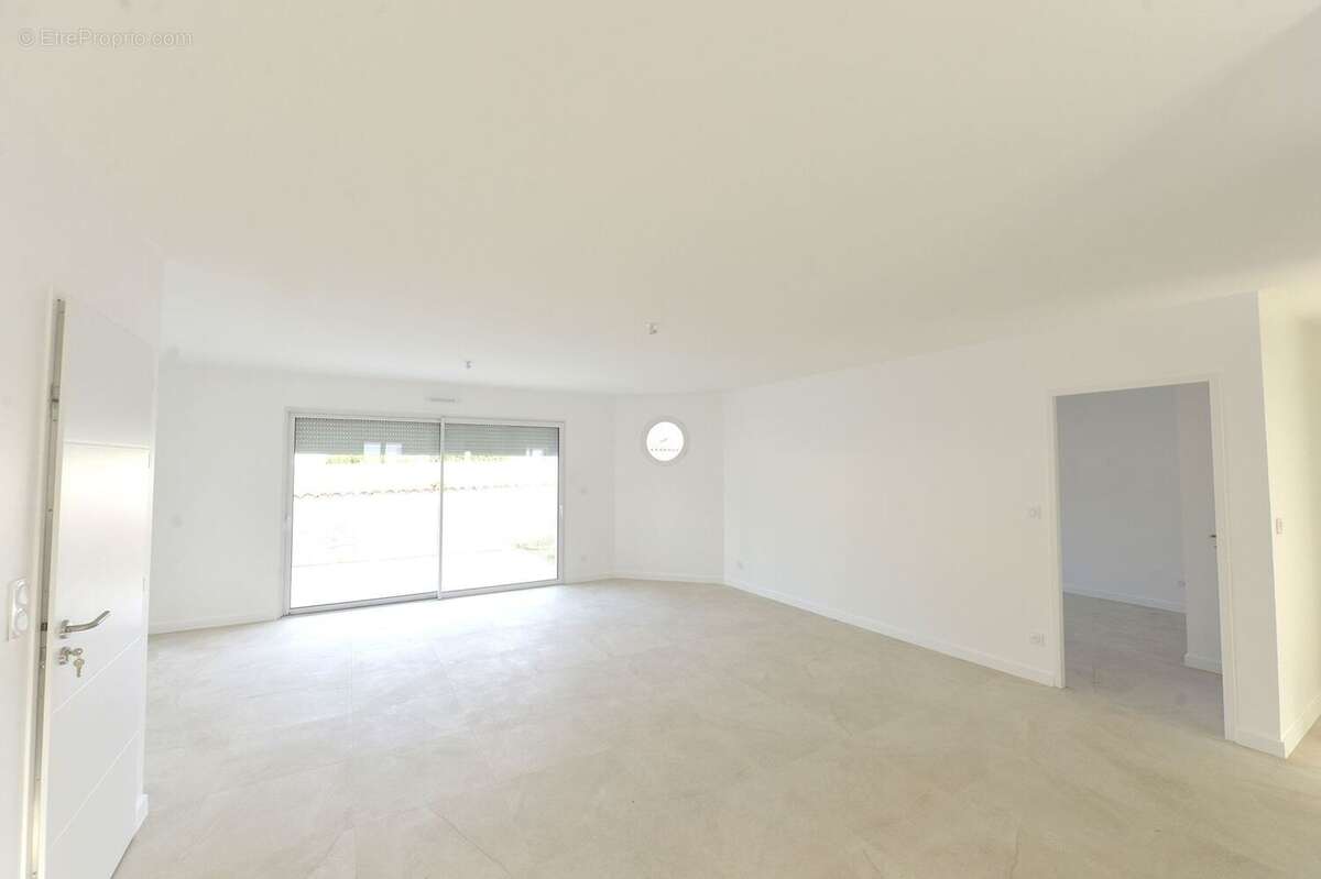 Maison à MESCHERS-SUR-GIRONDE