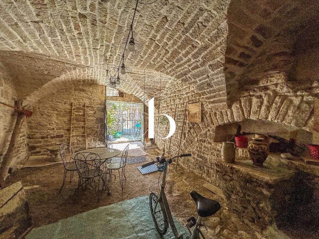 Maison à BARJAC