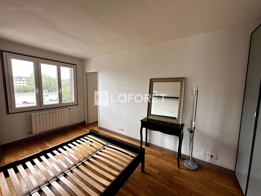 Appartement à NANTERRE