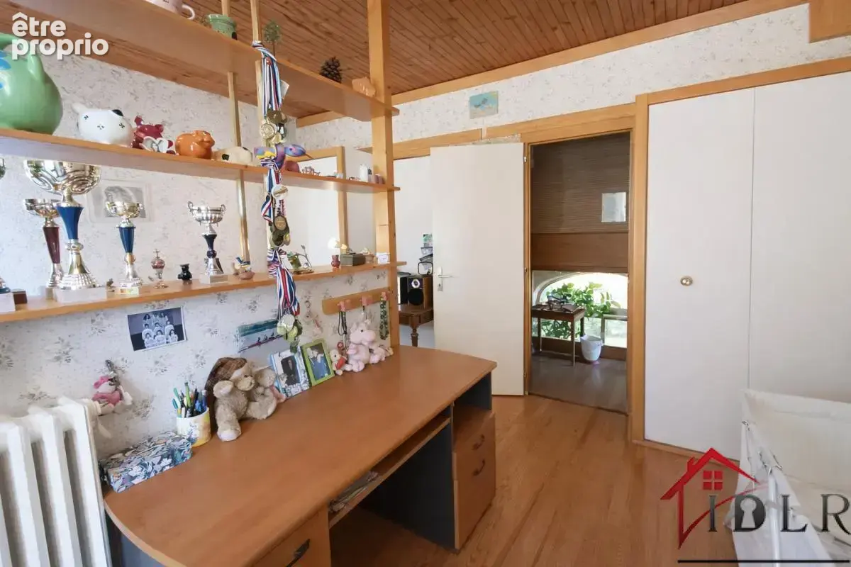 Maison d'architecte en pierre de 270 m2   Terrain arboré de - photo 8