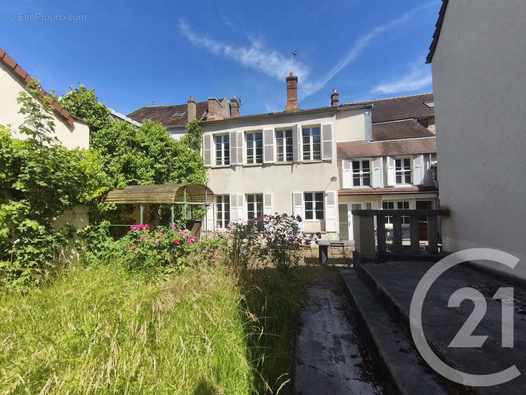 Maison à DONNEMARIE-DONTILLY