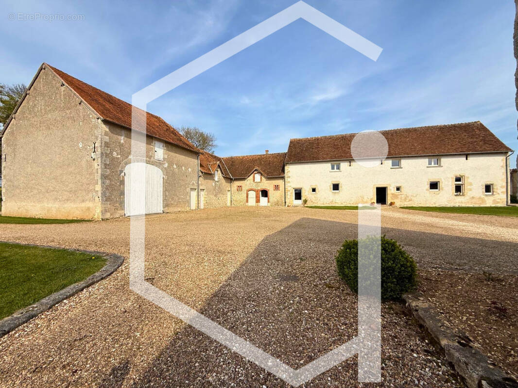 Maison à COSNE-COURS-SUR-LOIRE
