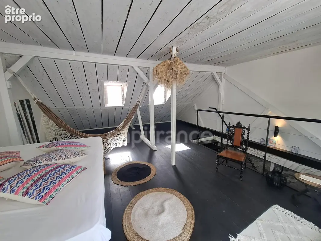 A vendre - Maison de Bourg Atypique et Rénovée – Vue Mer et Montagne – Saint-Pierre (972) - photo 18