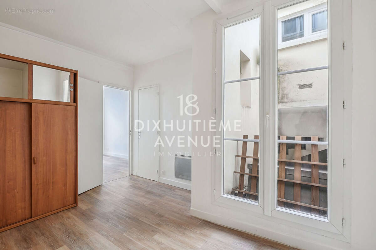 Appartement à PARIS-18E