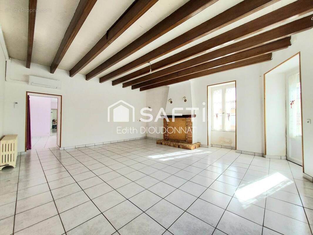 Photo 1 - Maison à CHATEAU-GUIBERT