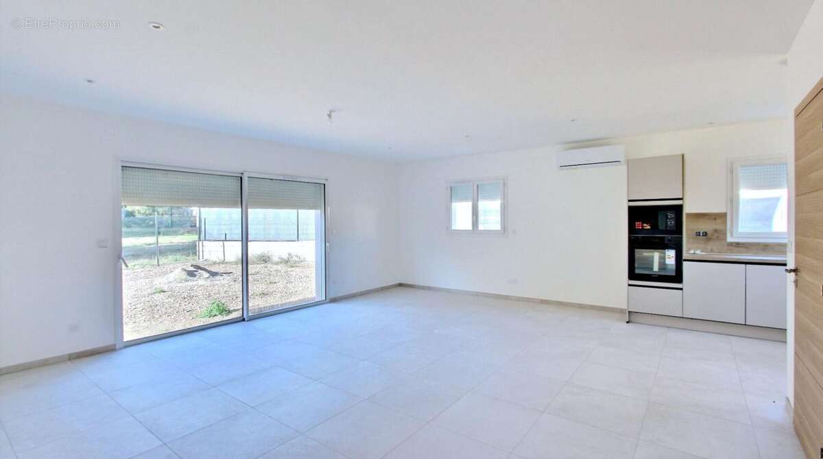 Maison à SAINT-ANTONIN-DU-VAR