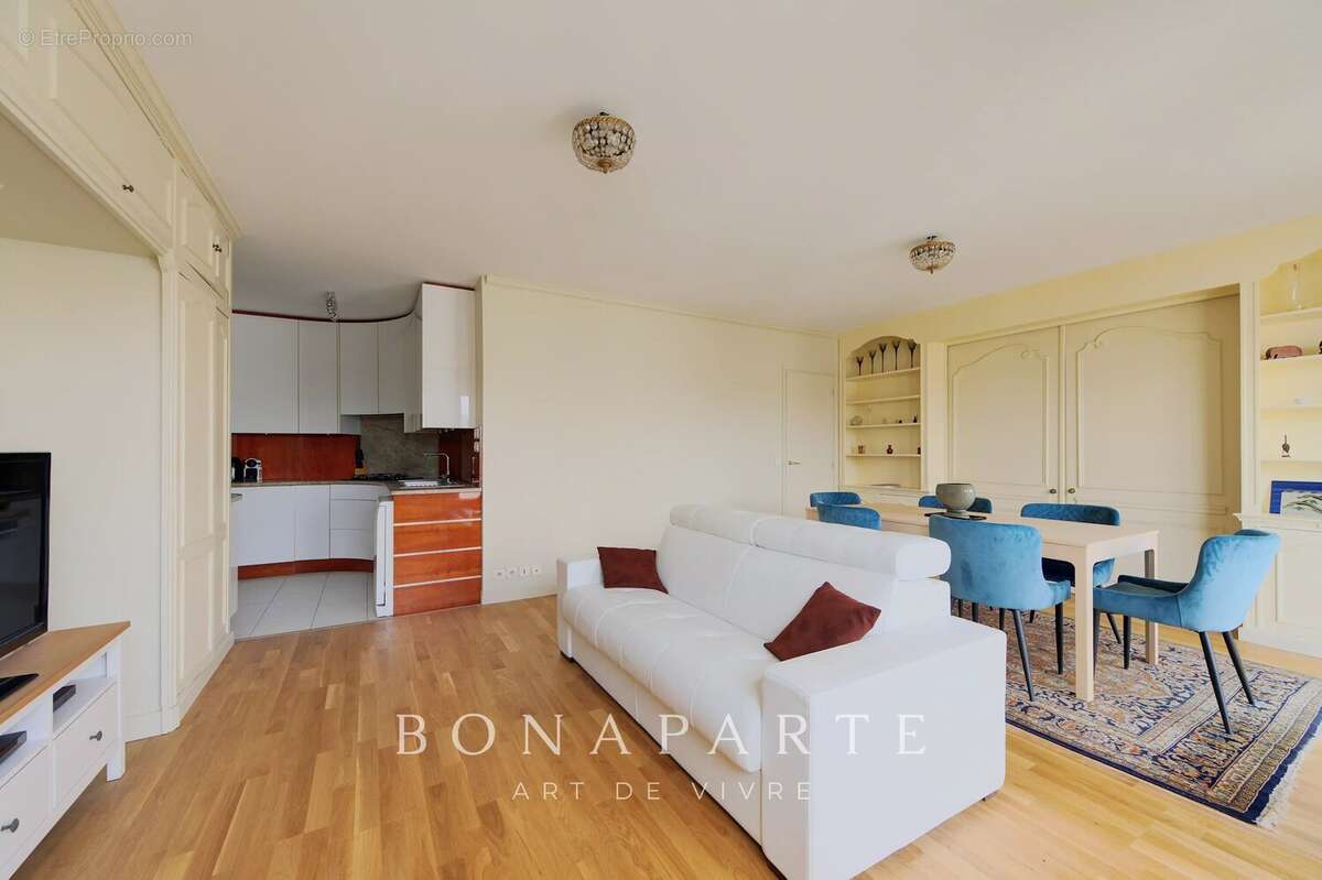 Appartement à PARIS-2E