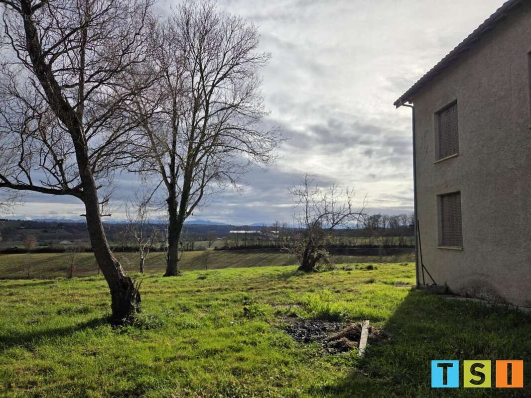 Ancienne ferme composée de deux maisons, 170 m² + nombreuses dépendances sur 3950 m² - photo 8