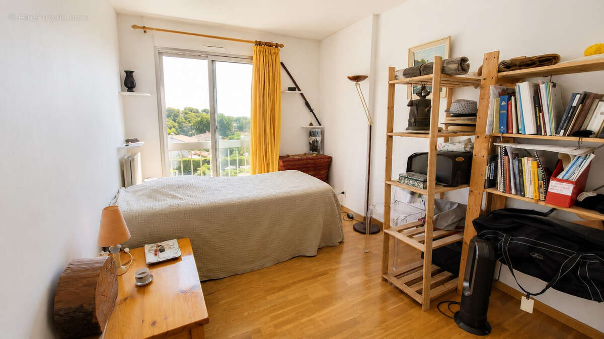 Antibes Combes - Appartement d'angle  3 pièces 65 m2 - Dernier étage - photo 9