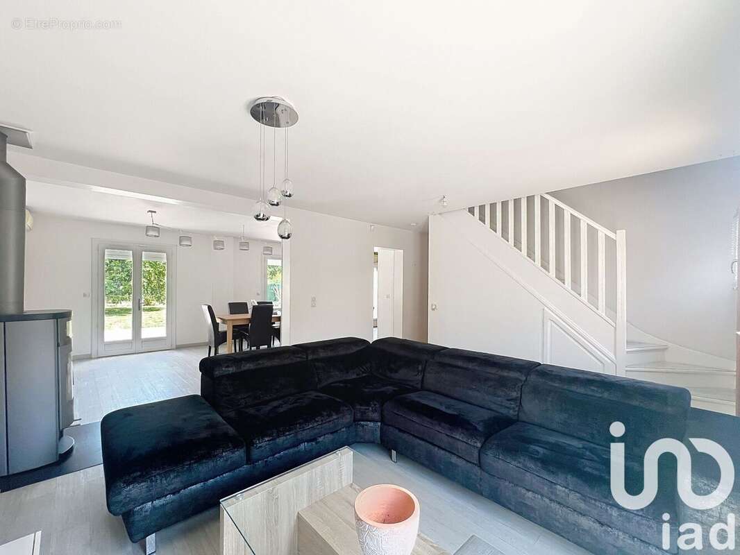 Photo 6 - Maison à LES CHAPELLES-BOURBON