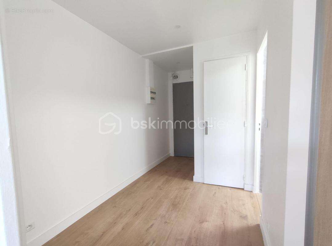 Appartement à LES PAVILLONS-SOUS-BOIS