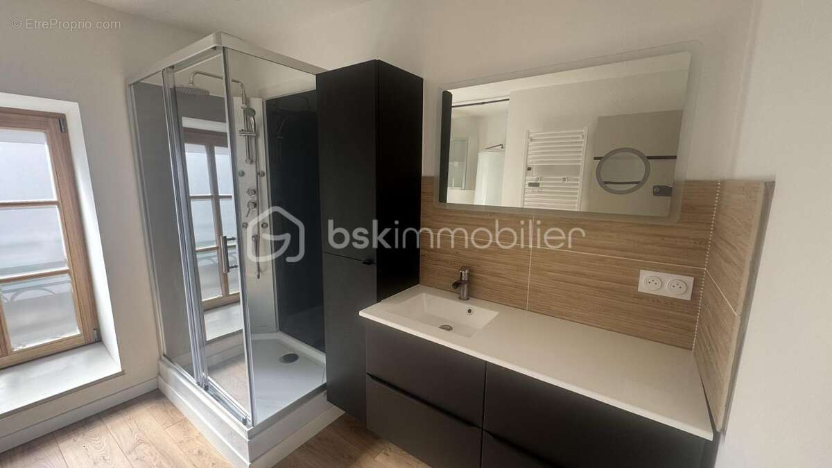 Appartement à JUGON-LES-LACS