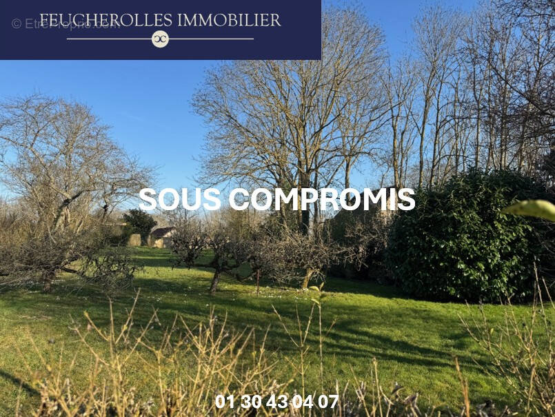 Terrain à FEUCHEROLLES