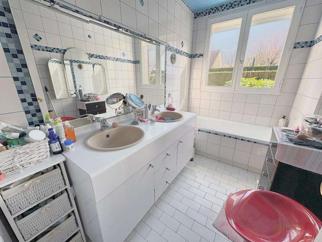 Maison à OZOIR-LA-FERRIERE