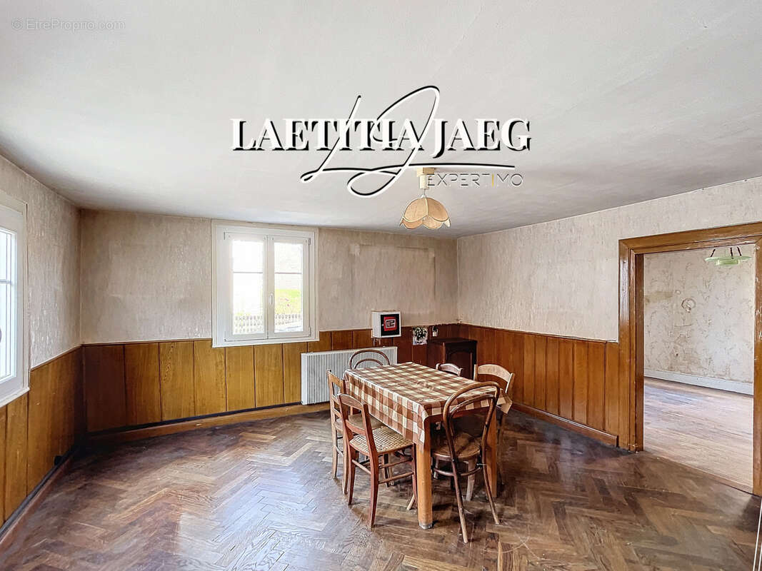 Maison alsacienne - 196 m2 - dependances - rue calme - photo 11