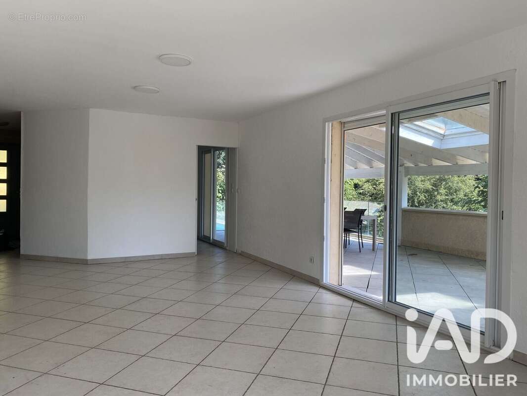 Maison 171 m² à Jaillans  - photo 7