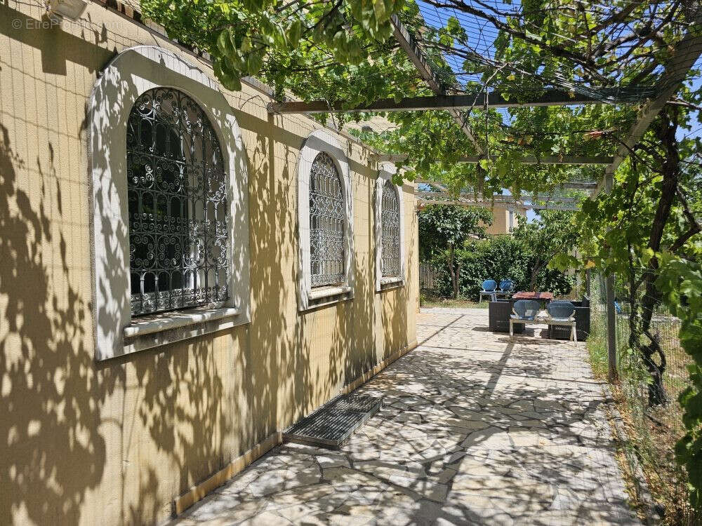 Maison 227 m² à Juvignac  - photo 2