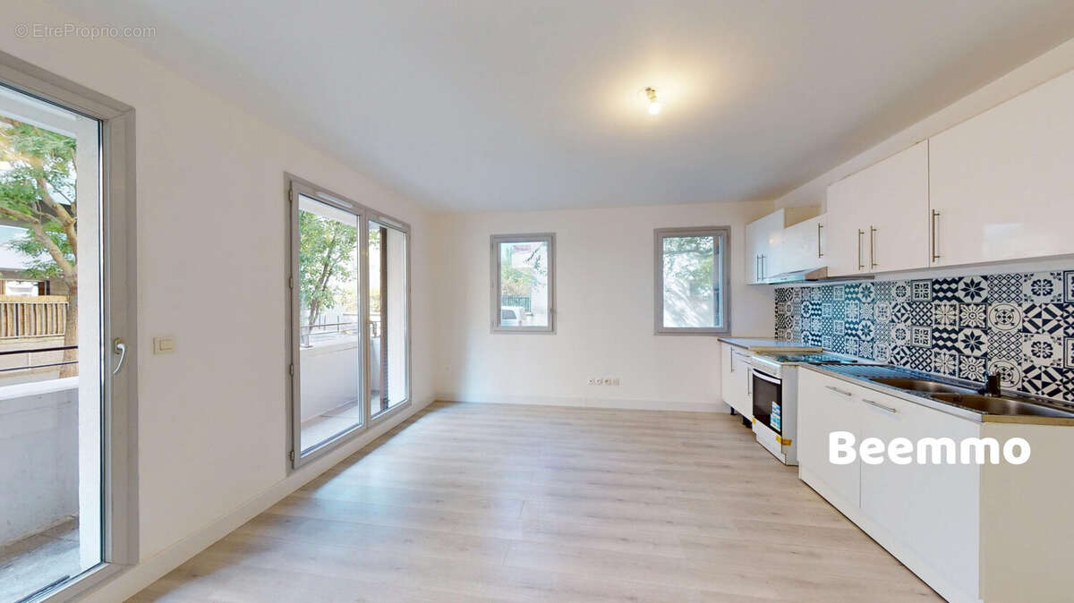 Appartement 68 m² à Saint-Denis  - photo 2