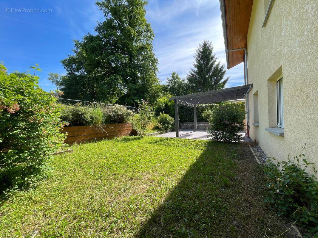 Appartement à ALBY-SUR-CHERAN