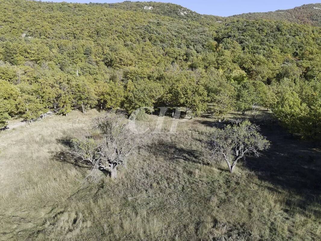 Terrain à AIGUINES