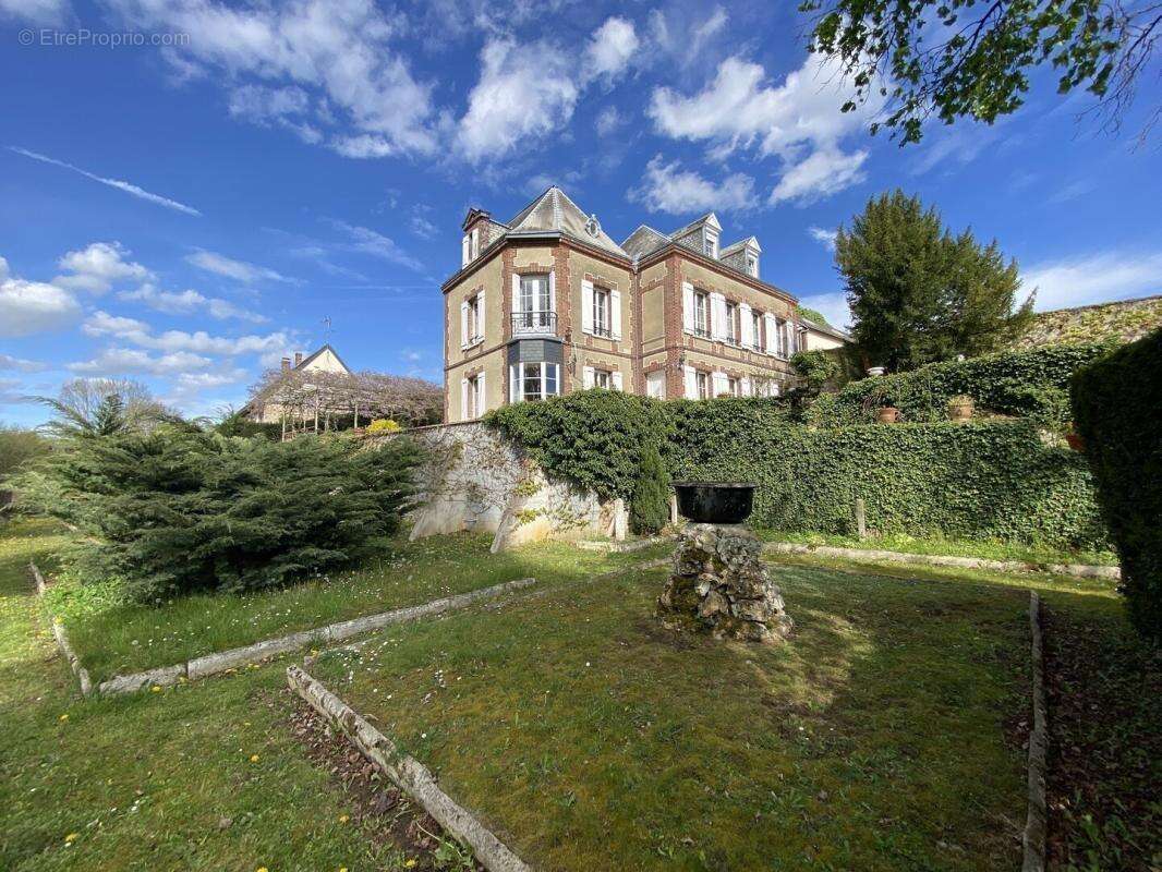 Maison à DAMVILLE