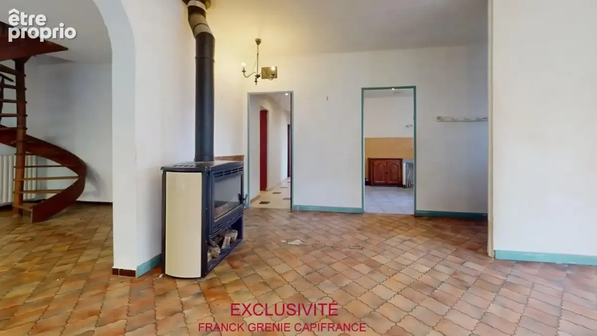 Tourves – maison à rénover 151 m² – 5 chambres – garage 60 m² – terrain 1 210 m² – panneaux solaires - photo 5