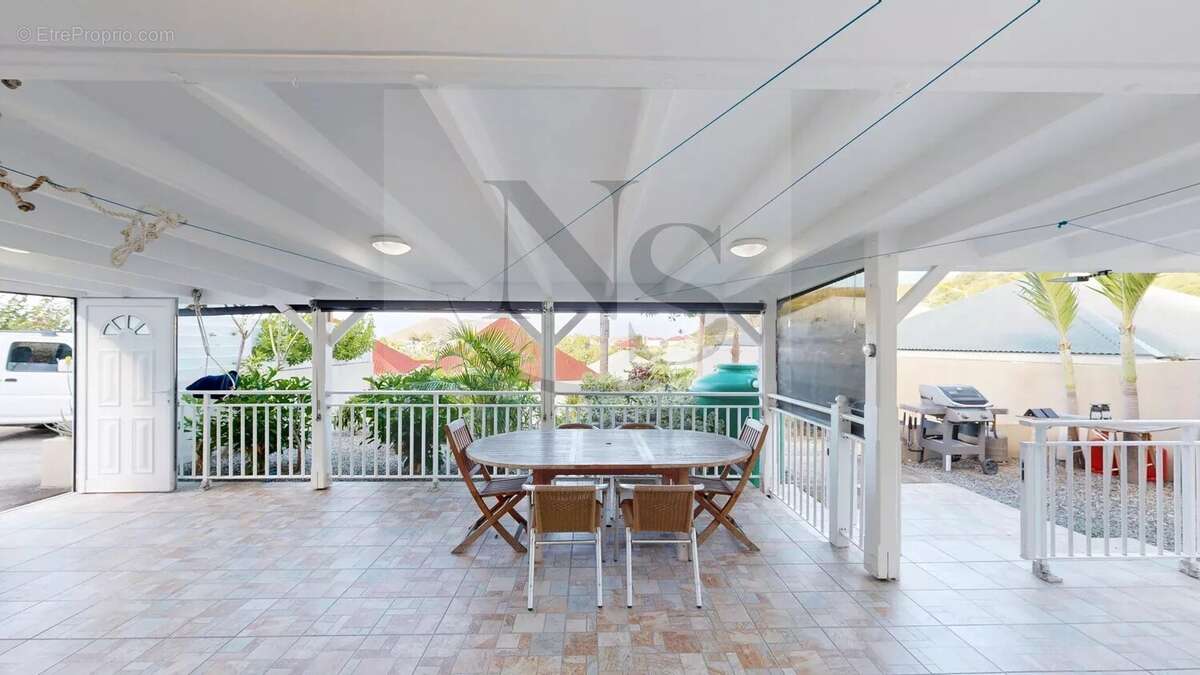 Maison à CAPESTERRE-BELLE-EAU